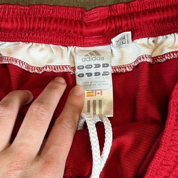 Vintage Y2K Adidas red shorts Women's Size L - Picture 4 of 8